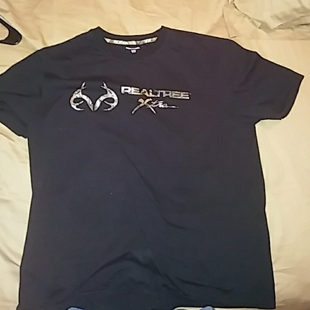 Black realtree t shirt